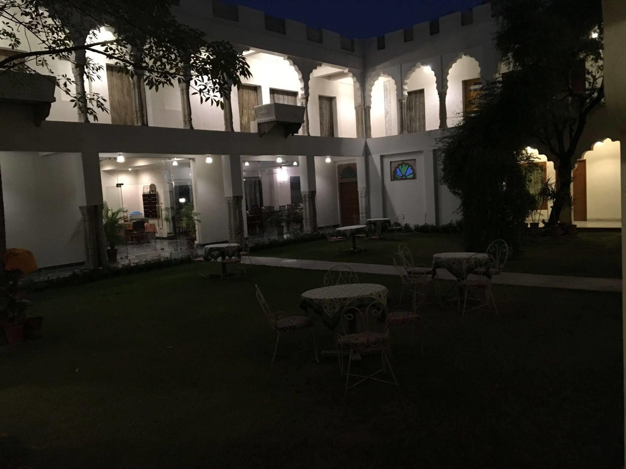 Hotel Rajasthan Palace Джапур Экстерьер фото